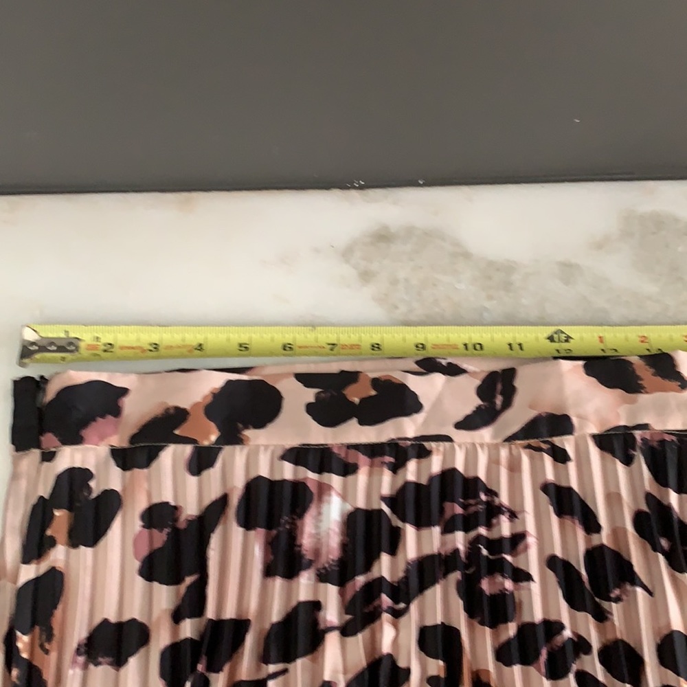 NWT High Waisted Leopard Pleated Skirt - Picture 10 of 11